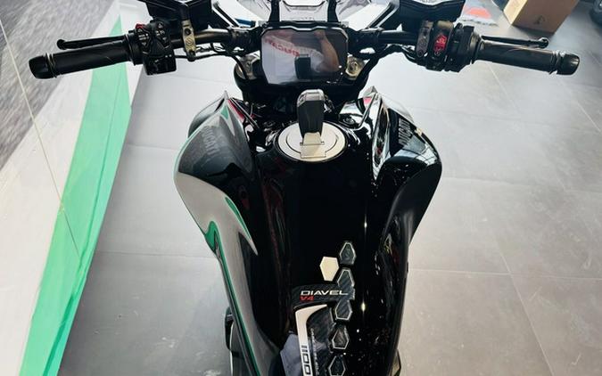 2023 Ducati Diavel V4 Thrilling Black