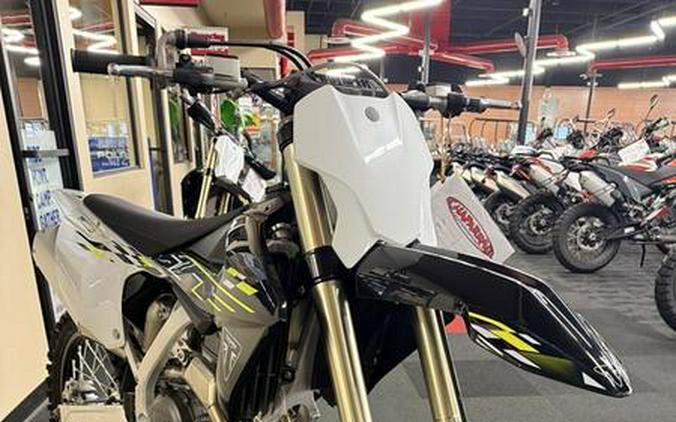 2026 Triumph TF 250-X Jet Black/Pure White