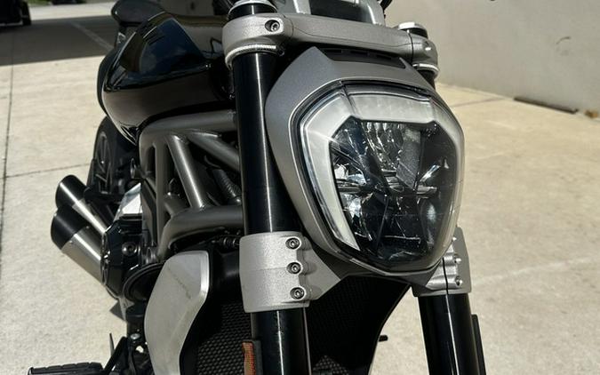 2020 Ducati X Diavel S Glossy Black w/ Stripe S