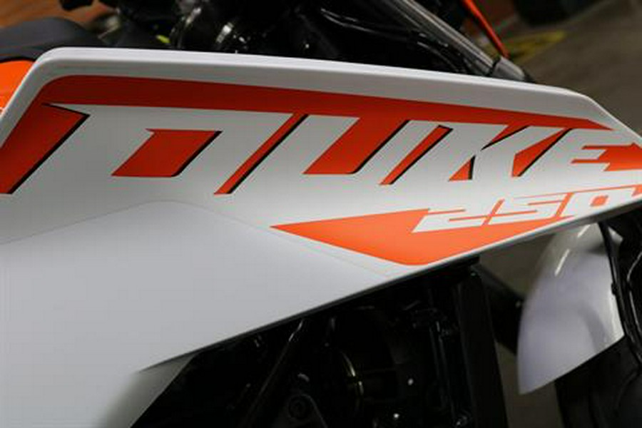 2024 KTM 250 Duke