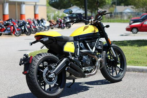 2019 Ducati Scrambler Full Throttle Review (11 Fast Facts)