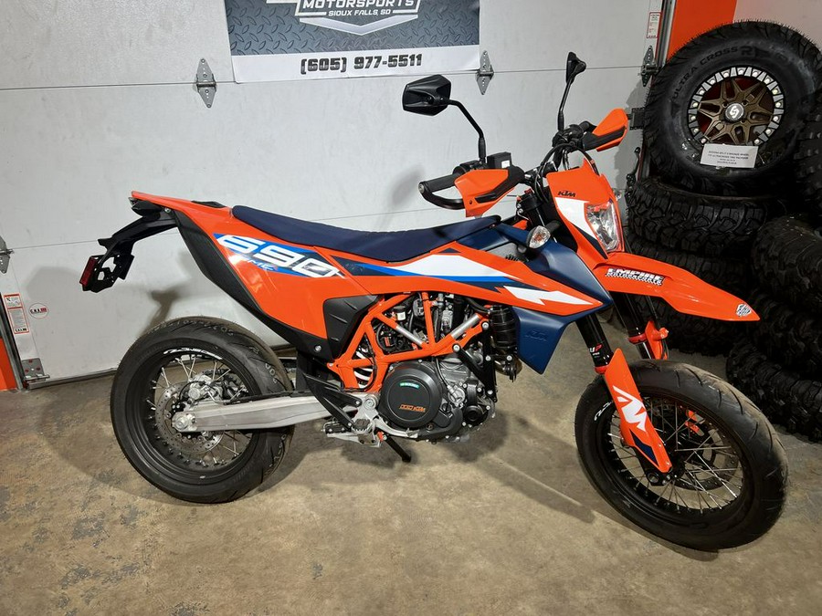 2023 KTM SMC 690 R