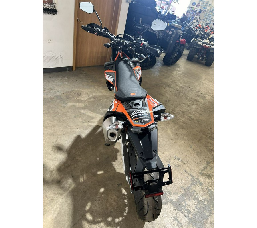 2023 KTM SMC 690 R