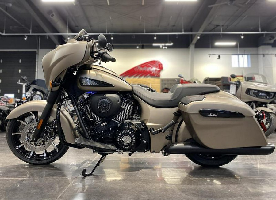 2024 Indian Motorcycle® Chieftain® Dark Horse® w/Powerband Audio Pkg Sandstone Smoke