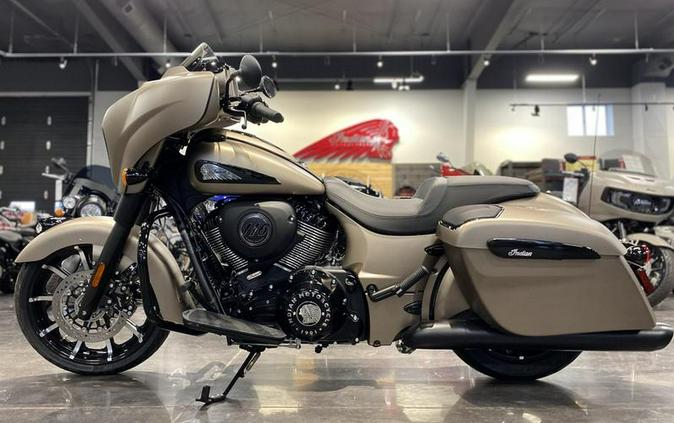 2024 Indian Motorcycle® Chieftain® Dark Horse® w/Powerband Audio Pkg Sandstone Smoke