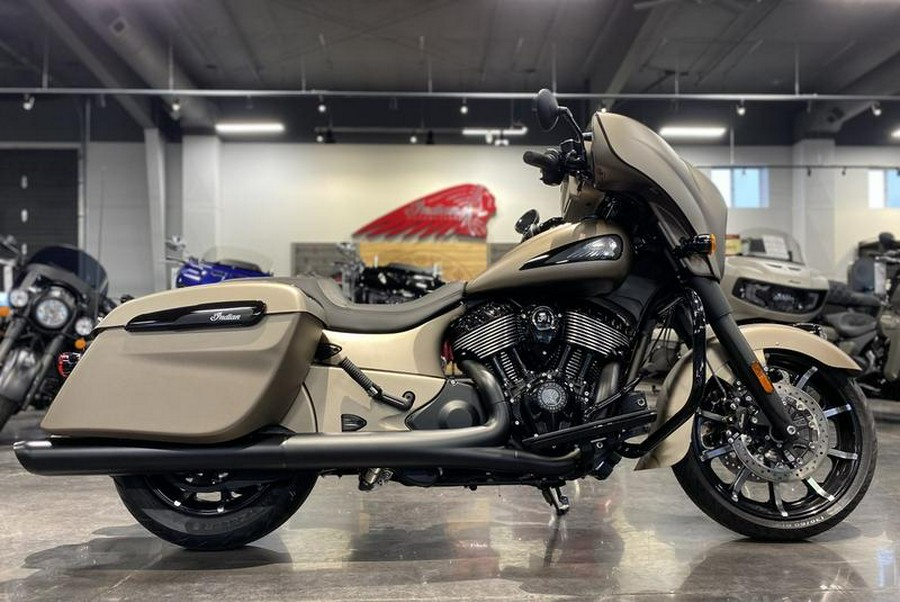 2024 Indian Motorcycle® Chieftain® Dark Horse® w/Powerband Audio Pkg Sandstone Smoke