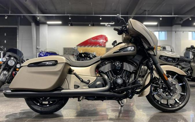 2024 Indian Motorcycle® Chieftain® Dark Horse® w/Powerband Audio Pkg Sandstone Smoke