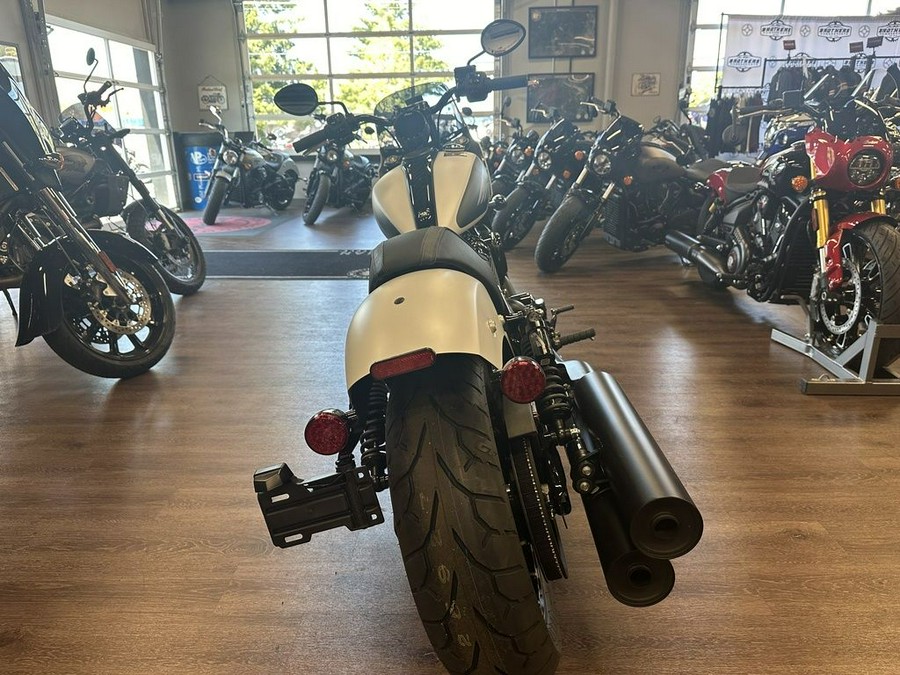 2024 Indian Motorcycle® Sport Chief Ghost White Metallic Smoke