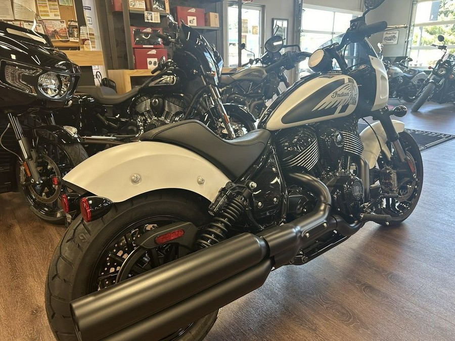 2024 Indian Motorcycle® Sport Chief Ghost White Metallic Smoke