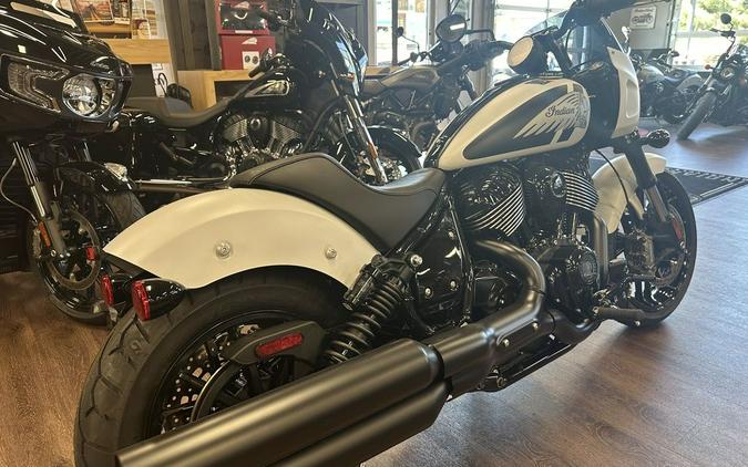 2024 Indian Motorcycle® Sport Chief Ghost White Metallic Smoke