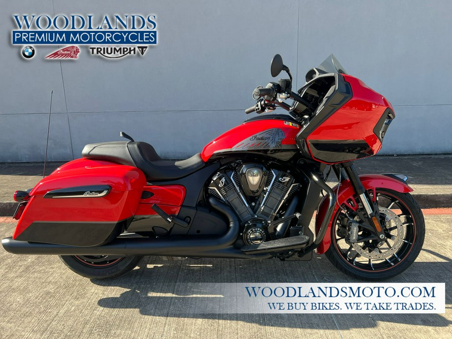 2023 Indian Motorcycle® Challenger® Dark Horse® Indy Red / Black Metallic