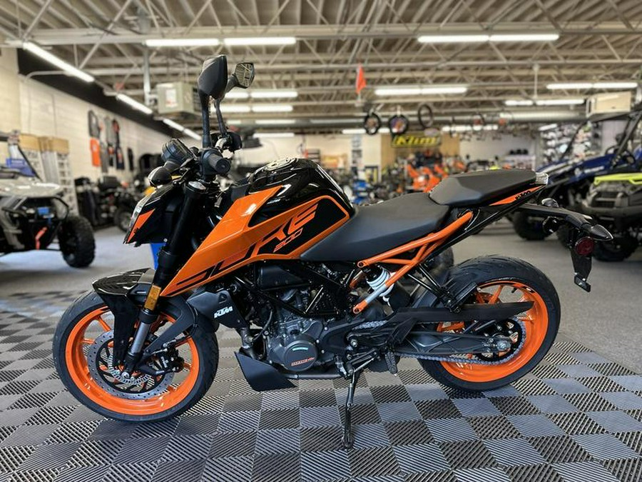 2023 KTM 200 Duke