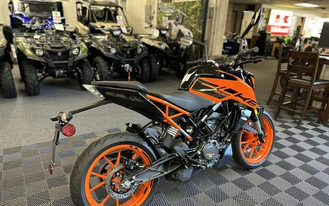 2023 KTM 200 Duke