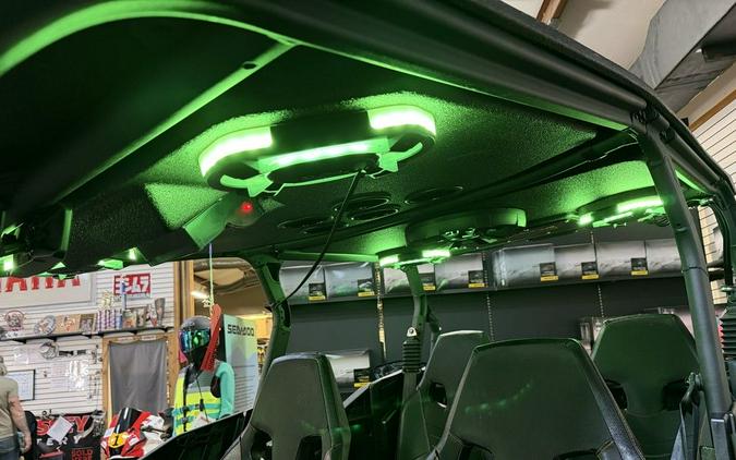 2026 Can-Am® Commander MAX XT-P