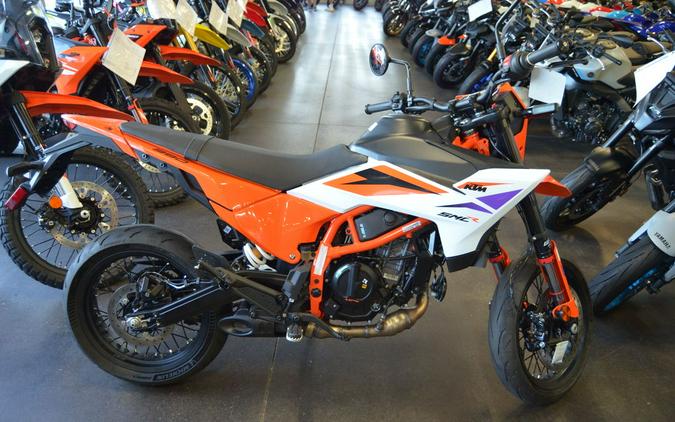 2026 KTM 390 SMC R