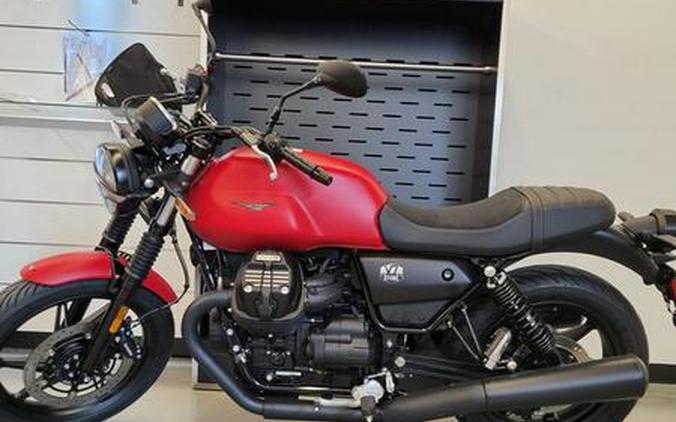 2023 Moto Guzzi V7 Stone