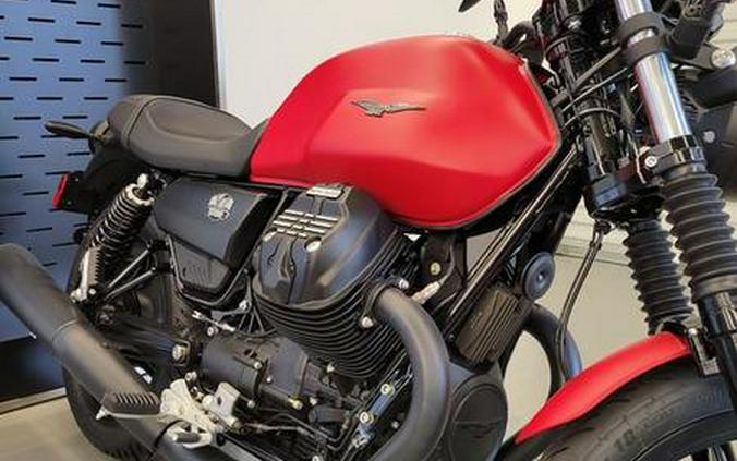 2023 Moto Guzzi V7 Stone