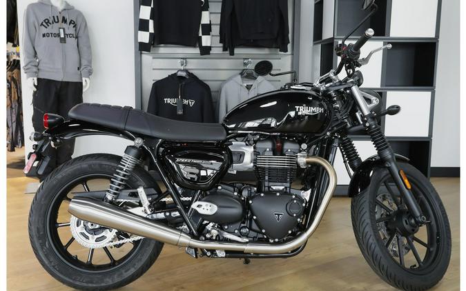 2023 Triumph Speed Twin 900 First Look [Fast Facts + 20 Photos]