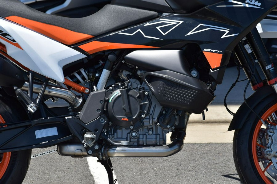 2024 KTM 890 SMT