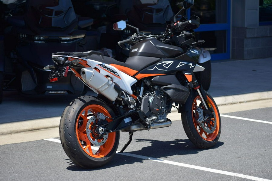 2024 KTM 890 SMT