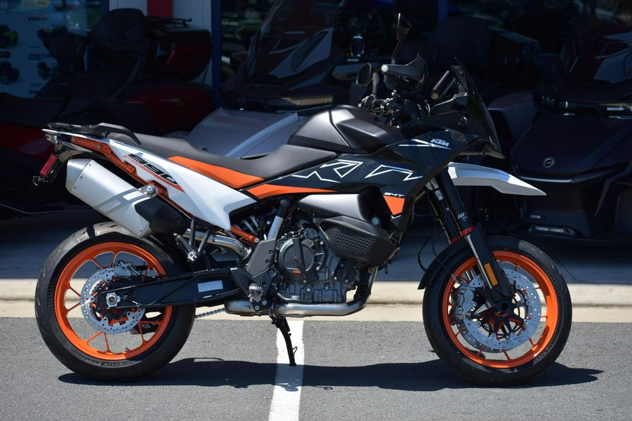 2024 KTM 890 SMT