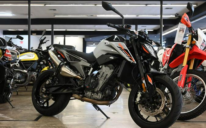 2023 KTM 790 Duke