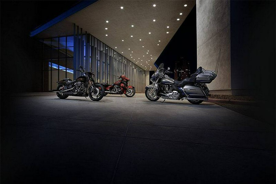 2017 Harley-Davidson CVO™ Street Glide®