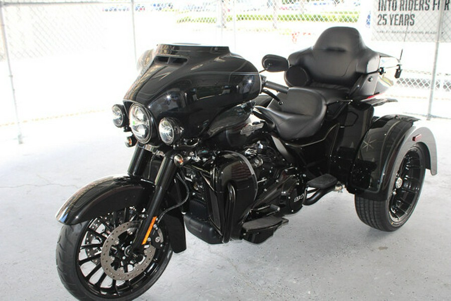 New 2025 Harley-Davidson Tri Glide Ultra FLHTCUTG Trike For Sale In Miami, Florida