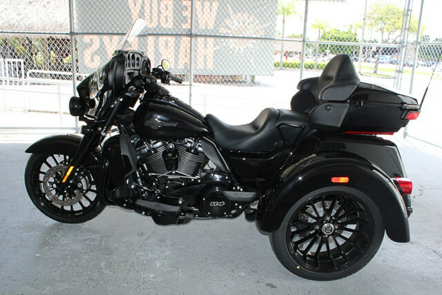 New 2025 Harley-Davidson Tri Glide Ultra FLHTCUTG Trike For Sale In Miami, Florida