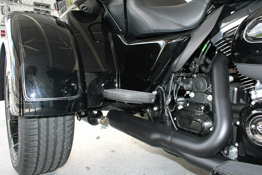 New 2025 Harley-Davidson Tri Glide Ultra FLHTCUTG Trike For Sale In Miami, Florida