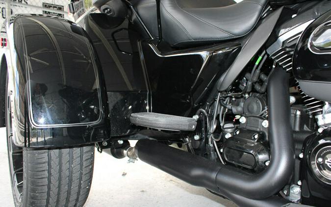 New 2025 Harley-Davidson Tri Glide Ultra FLHTCUTG Trike For Sale In Miami, Florida