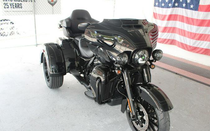 New 2025 Harley-Davidson Tri Glide Ultra FLHTCUTG Trike For Sale In Miami, Florida