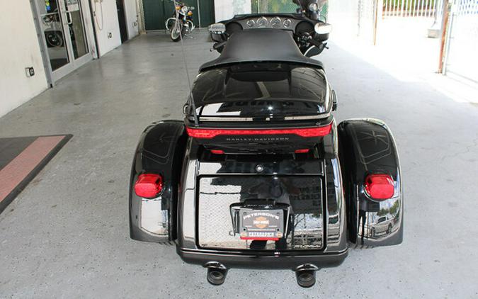New 2025 Harley-Davidson Tri Glide Ultra FLHTCUTG Trike For Sale In Miami, Florida