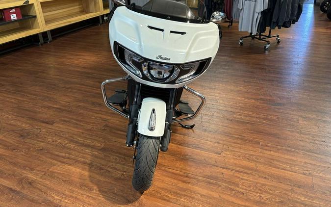 2025 Indian Motorcycle® Challenger® Limited 112 Ghost White Metallic with Black Metallic