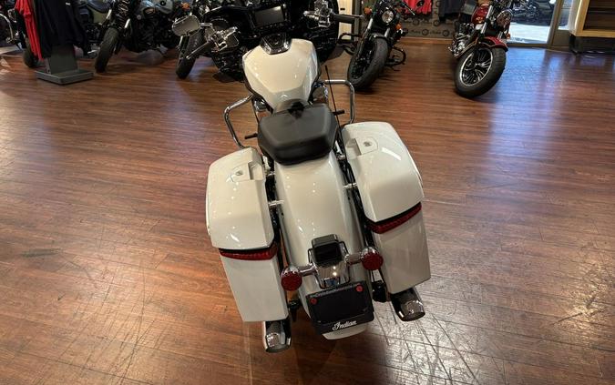 2025 Indian Motorcycle® Challenger® Limited 112 Ghost White Metallic with Black Metallic