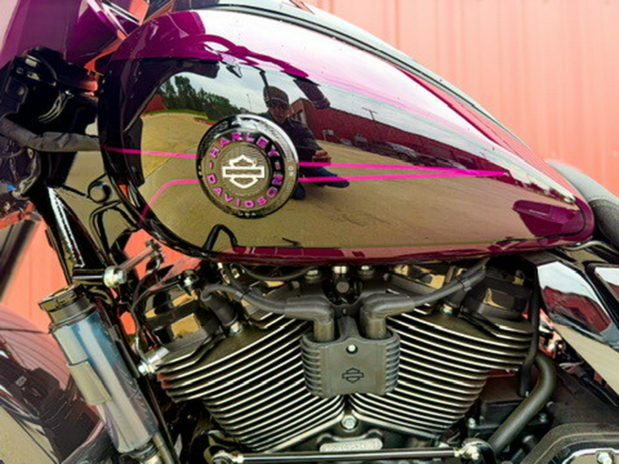 2025 Harley-Davidson® CVO™ Street Glide® Poison Berry