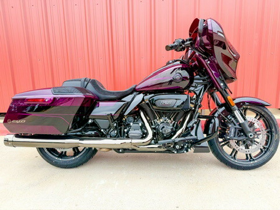 2025 Harley-Davidson® CVO™ Street Glide® Poison Berry