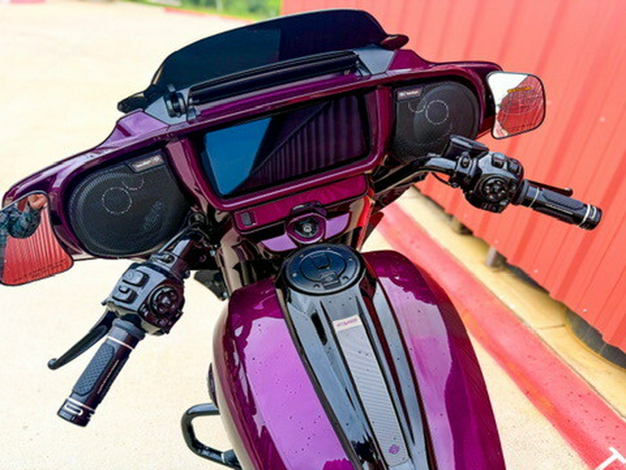 2025 Harley-Davidson® CVO™ Street Glide® Poison Berry