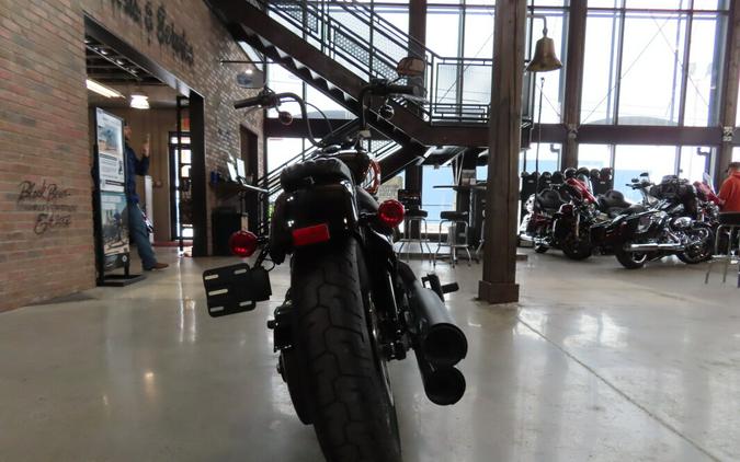 2023 Harley-Davidson® FXBBS Street Bob® 114