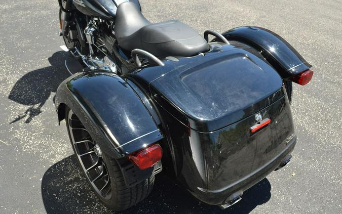 2023 Harley-Davidson® FLTRT - Road Glide® 3