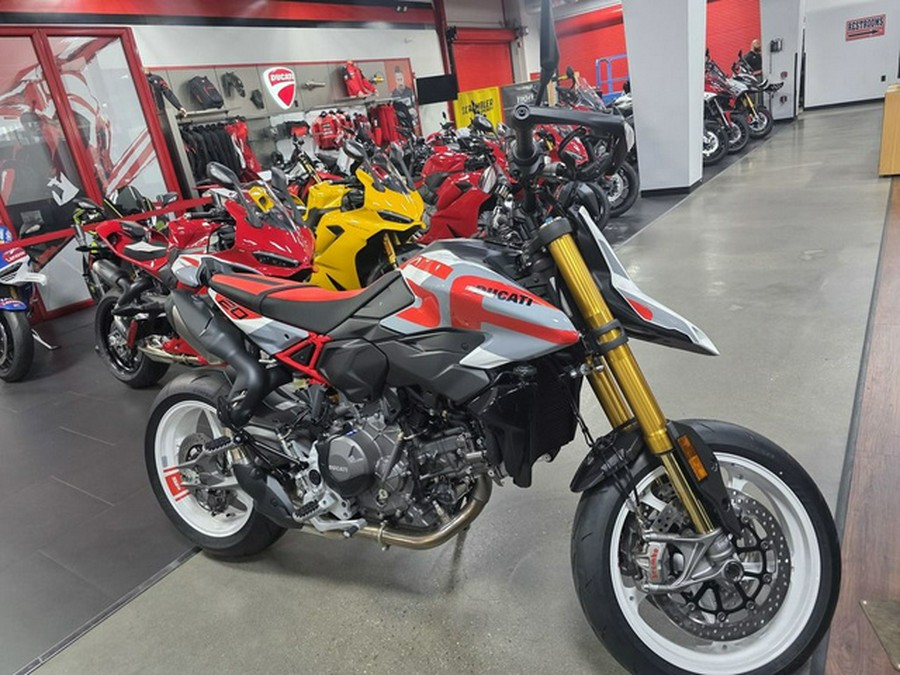 2027 DUCATI Hypermotard V2 SP SP Livery