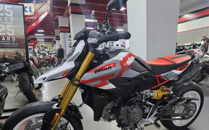 2027 DUCATI HYPERMOTARD V2 SP