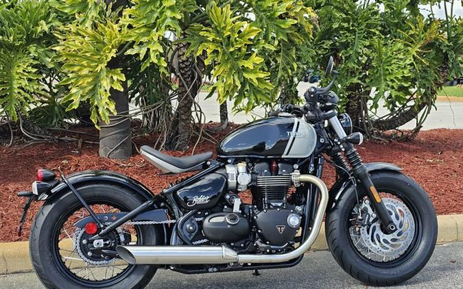 2024 Triumph Bonneville Bobber Jet Black/Ash Gray