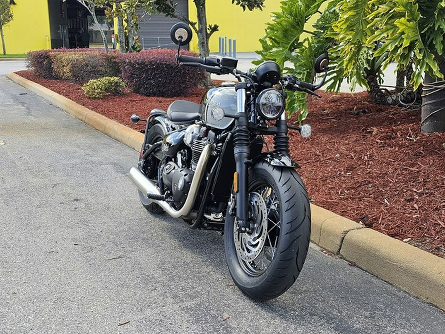 2024 Triumph Bonneville Bobber Jet Black/Ash Gray