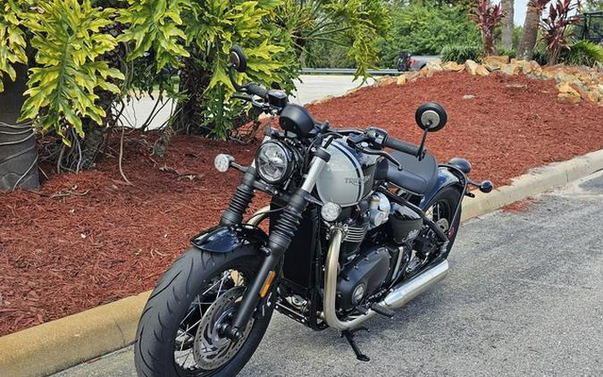 2024 Triumph Bonneville Bobber Jet Black/Ash Gray