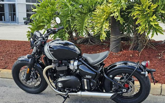 2024 Triumph Bonneville Bobber Jet Black/Ash Gray