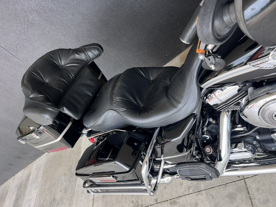 2003 Harley-Davidson Electra Glide® Classic VIVID BLACK
