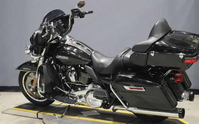 2018 Harley-Davidson Electra Glide Ultra Classic Vivid Black