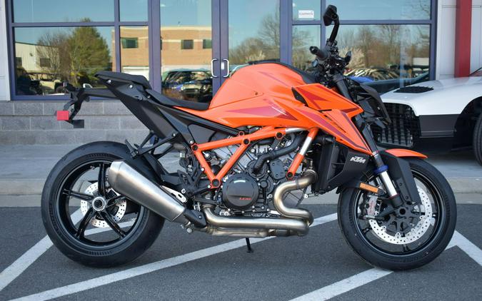 2024 KTM 1390 Super Duke R Evo First Look [17 Fast Facts]