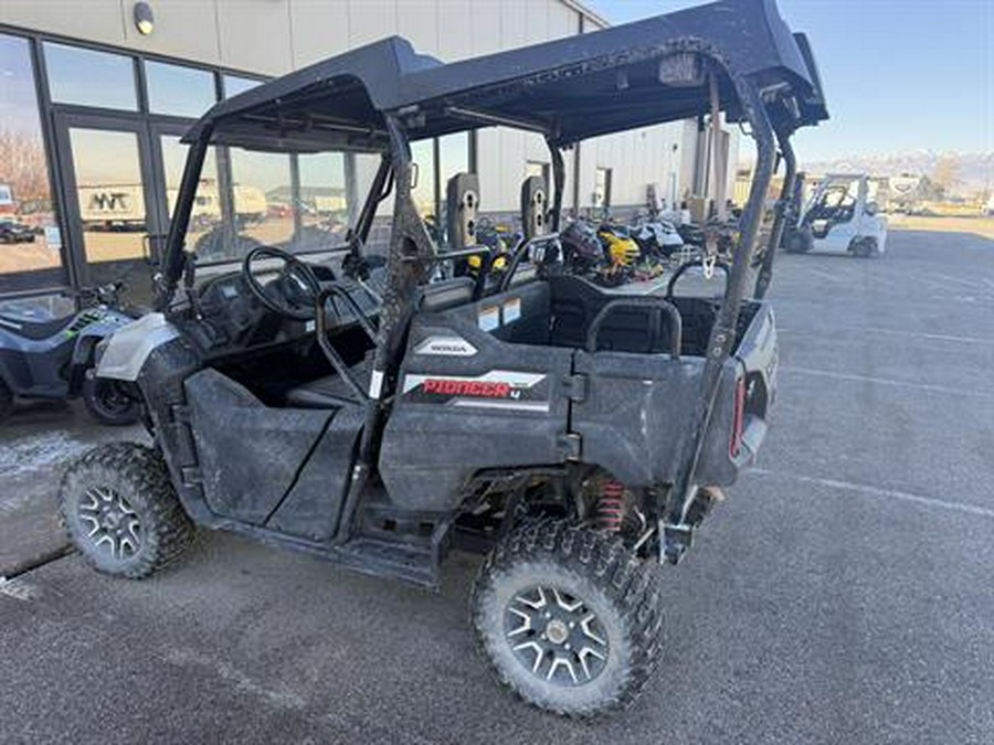 2017 Honda Pioneer 700-4 Deluxe